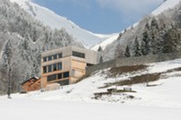 Nachhaltiges Bauen in Europas Berggemeinden Nachhaltiges Bauen in Europas Berggemeinden