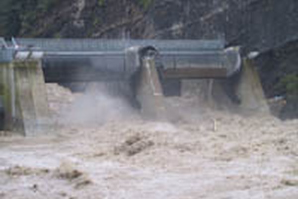 Wasser im Alpenraum - Mangel und Überfluss zugleich Wasser im Alpenraum - Mangel und Überfluss zugleich