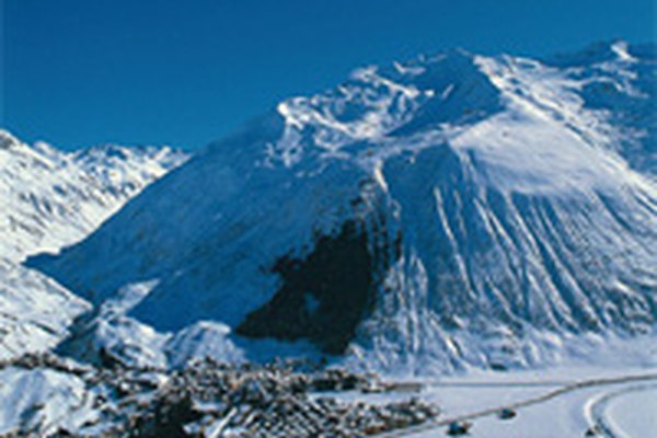 Hotelpyramide in Andermatt Hotelpyramide in Andermatt