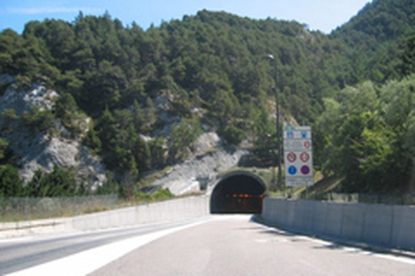 Zweite Röhre für den Fréjus-Tunnel Zweite Röhre für den Fréjus-Tunnel