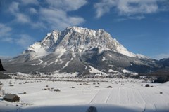 Skitunnel durch die Zugspitze Skitunnel durch die Zugspitze