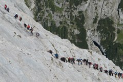 Tourismus in den Alpen, naturnah! Tourismus in den Alpen, naturnah!