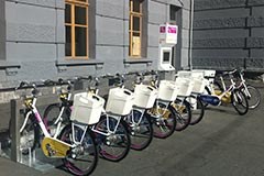 Brig bewegt Fussgänger und Radfahrer Brig bewegt Fussgänger und Radfahrer