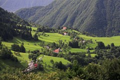 Dorfverwaltung čadrg: Alles im Huckepack Dorfverwaltung čadrg: Alles im Huckepack