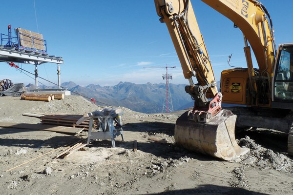 Burn-Out der Alpen? Der Streit um den alpinen Lebensraum – Johannes Kaup im Gespräch mit dem Alpenforscher Werner Bätzing und dem Raumordnungsexperten Peter Haßlacher Burn-Out der Alpen? Der Streit um den alpinen Lebensraum – Johannes Kaup im Gespräch mit dem Alpenforscher Werner Bätzing und dem Raumordnungsexperten Peter Haßlacher