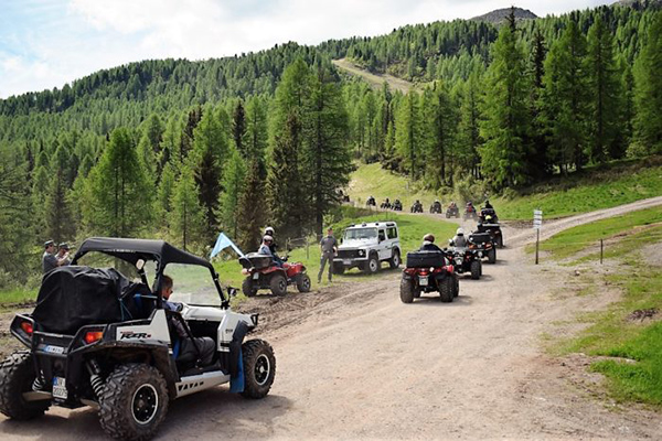 Quads schänden die Dolomiten Quads schänden die Dolomiten