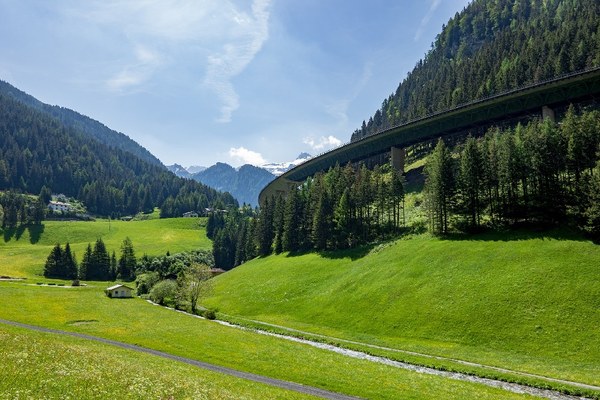 (Un)verschmutzte Alpenluft (Un)verschmutzte Alpenluft