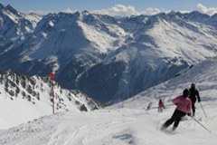 Aufrüstung im alpinen Wintersport. Ein Hintergrundbericht