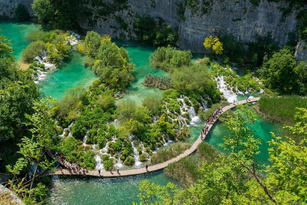 Climate bridges to south-eastern Europe Climate bridges to south-eastern Europe