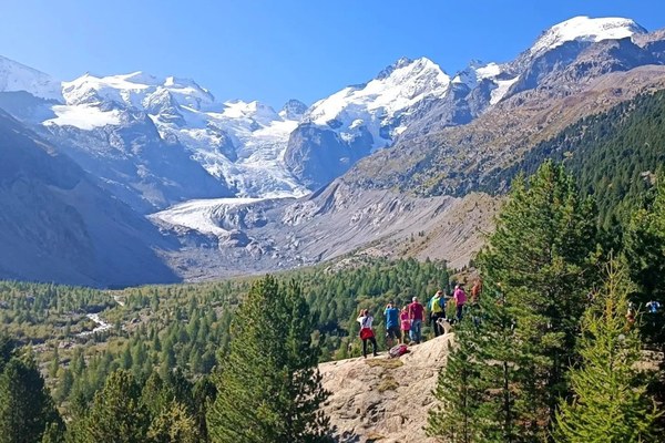 International Glacier Caravan International Glacier Caravan
