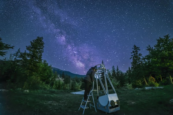 Keeping our eyes on the stars Keeping our eyes on the stars