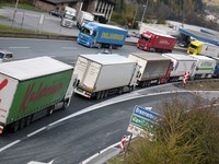 Trucks on (de)tour
