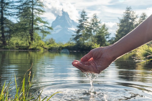 H2O : un bien précieux, puissant et vulnérable H2O : un bien précieux, puissant et vulnérable