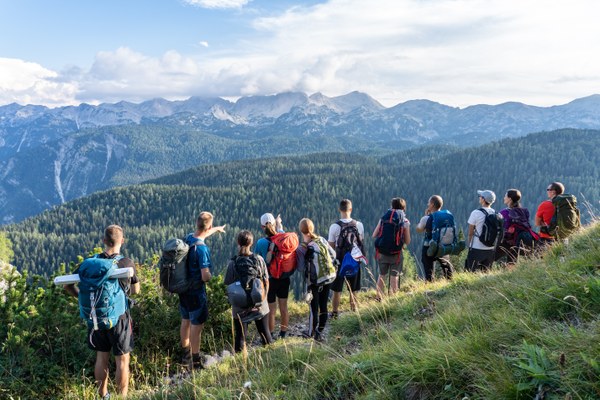 Pour vivre bien dans les Alpes : revendications des jeunes Pour vivre bien dans les Alpes : revendications des jeunes