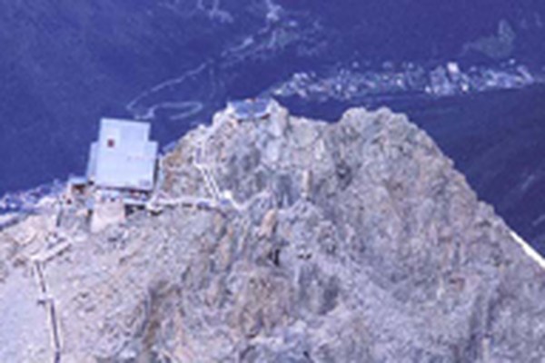 Peu de soutien au projet d'un immense domaine skiable au Mont-Blanc Peu de soutien au projet d'un immense domaine skiable au Mont-Blanc