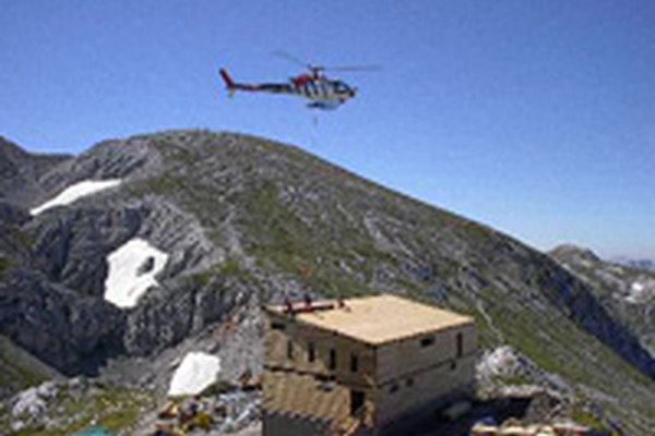 La modernité fait son apparition en haute montagne : construction novatrice dans des endroits extrêmes La modernité fait son apparition en haute montagne : construction novatrice dans des endroits extrêmes