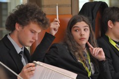 Des jeunes s'engagent pour des Alpes durables Des jeunes s'engagent pour des Alpes durables