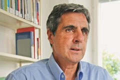 « Contrecarrer le splendide isolement de l’élite politique » « Contrecarrer le splendide isolement de l’élite politique »