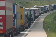 Interdiction d'accès des poids lourds au Tunnel du Mont Blanc Interdiction d'accès des poids lourds au Tunnel du Mont Blanc