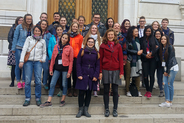 Des communes et des jeunes : « Ensemble, nous sommes plus forts ! » Des communes et des jeunes : « Ensemble, nous sommes plus forts ! »