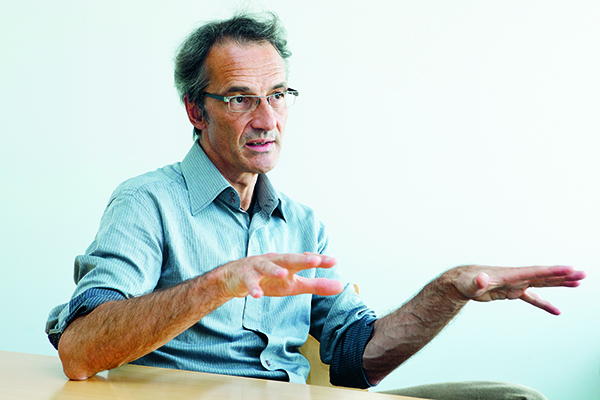 « On a inventé l’objet mais on n’a pas encore inventé les valeurs communes » « On a inventé l’objet mais on n’a pas encore inventé les valeurs communes »