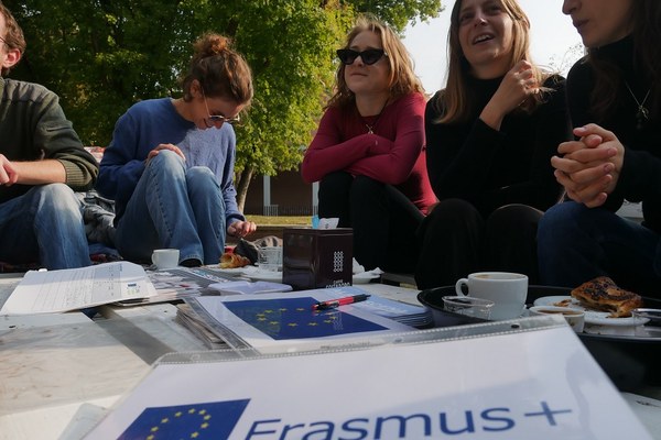 Jeune, alpine : la recherche sociale essaime dans les territoires Jeune, alpine : la recherche sociale essaime dans les territoires