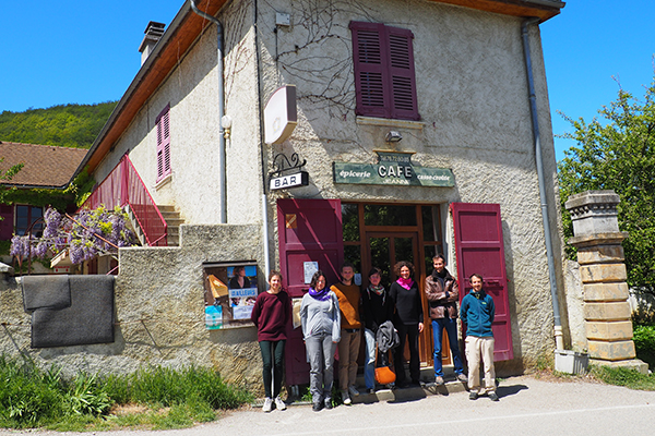 Une épicerie-bar collectivement réinventée Une épicerie-bar collectivement réinventée