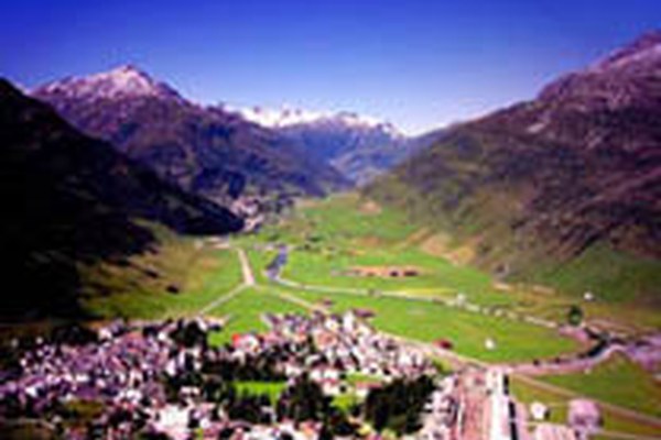 Verso uno sviluppo sostenibile dell'area del San Gottardo Verso uno sviluppo sostenibile dell'area del San Gottardo