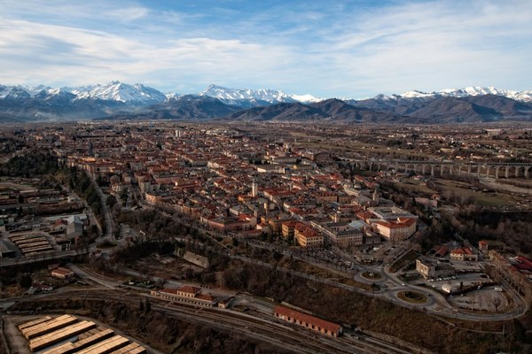 Mezzaluna Alpina: un patto tra città e montagna Mezzaluna Alpina: un patto tra città e montagna