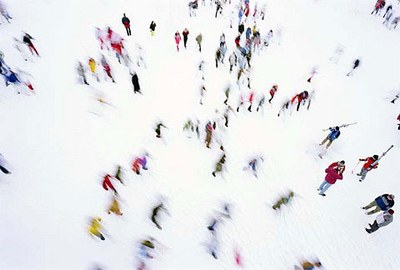3_schneemenschen(c)LoisHechenblaikner.jpg