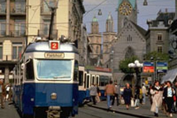 Trajnostne rešitve mladih za prometno problematiko v Alpah Trajnostne rešitve mladih za prometno problematiko v Alpah