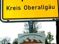Sveč ana predaja informacijske table v Wildpoldsriedu/D