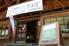 Most, ki povezuje naravo, literaturo in upodabljajoč e umetnosti Most, ki povezuje naravo, literaturo in upodabljajoč e umetnosti