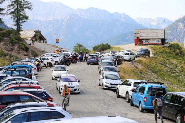 Doživljanje gorskih prelazov in dolin: priročnik za načrtovanje interpretacije dediščine Doživljanje gorskih prelazov in dolin: priročnik za načrtovanje interpretacije dediščine