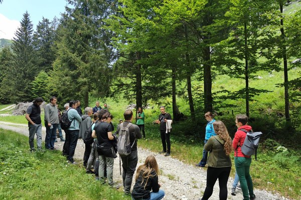 Interpretacija narave v trajnostnem turizmu za ohranjanje Jelovice Interpretacija narave v trajnostnem turizmu za ohranjanje Jelovice