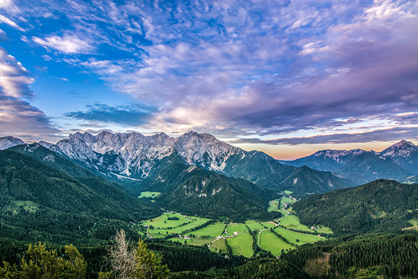 Jezersko – prvi slovenski kraj, ki je vstopil v mrežo gorniških vasi Jezersko – prvi slovenski kraj, ki je vstopil v mrežo gorniških vasi
