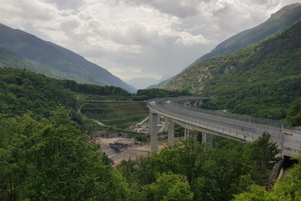 Razprava mladih o rabi tal v dolini Val di Susa/I Razprava mladih o rabi tal v dolini Val di Susa/I