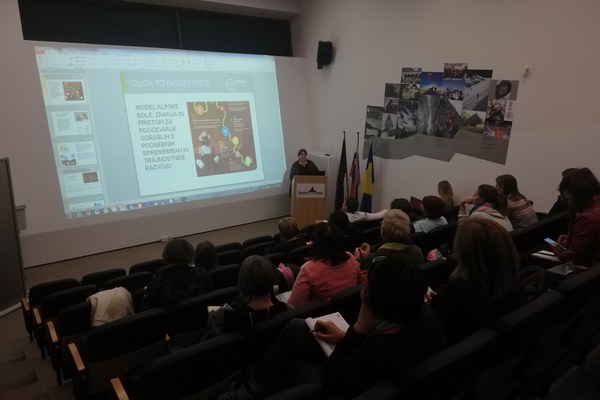 Vseživljenjsko učenje odgovor za medgeneracijsko (podnebno) solidarnost Vseživljenjsko učenje odgovor za medgeneracijsko (podnebno) solidarnost
