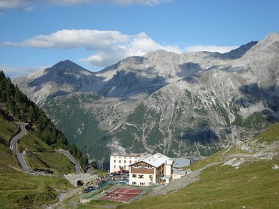 Zelene in črne zastave za Alpe