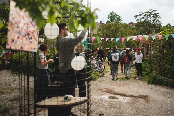 Piknik na gradbišču Piknik na gradbišču