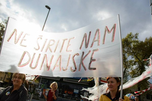Koalicija za trajnostno prometno politiko ponovno odločno proti širitvi Dunajske ceste! Koalicija za trajnostno prometno politiko ponovno odločno proti širitvi Dunajske ceste!