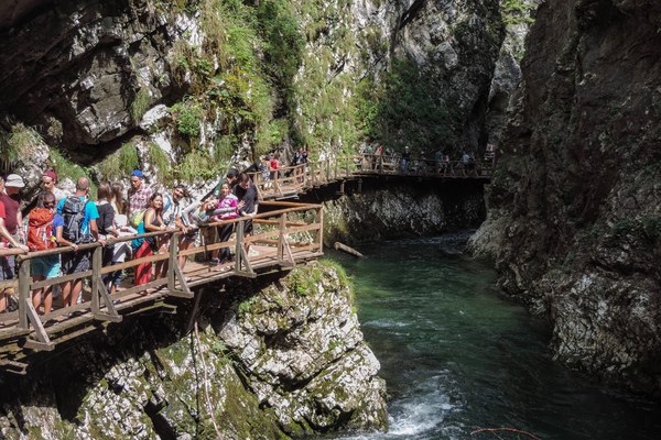 Turizem na prostem kot novi mainstream Turizem na prostem kot novi mainstream